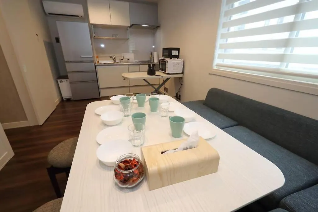 Lägenhet White Crystal Roomb Fukuoka  Japan