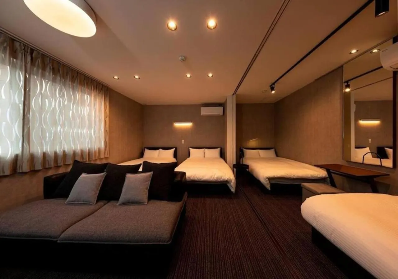 White Crystal Roomb Fukuoka